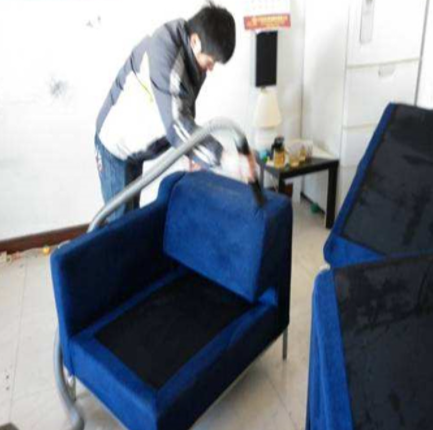<a href=http://www.www888ye.com/ target=_blank class=infotextkey>廣州保潔公司</a>:椅子是怎么清洗的?